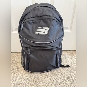 New Balance Backpack Large gray Adjustable Straps, Zip Around, 2 Compartments